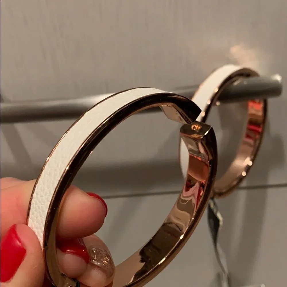 🎉Last Deal🎉Guess white bracelet
